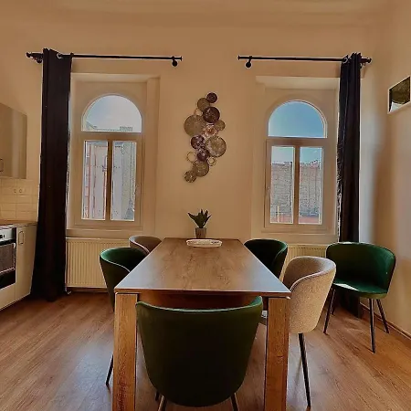 Baross - Spacious Budapeşte