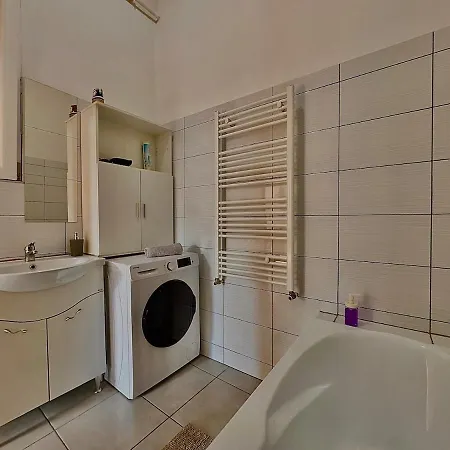 Baross - Spacious * Budapeşte