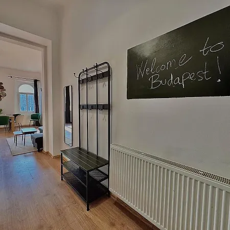 Baross - Spacious Апартаменты