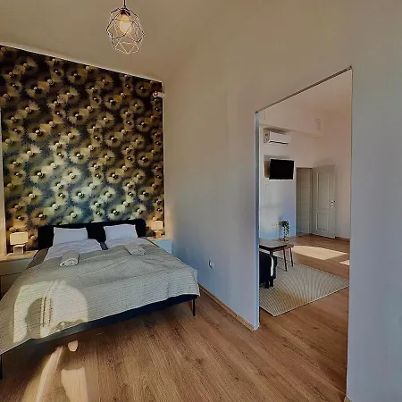 Baross - Spacious Daire